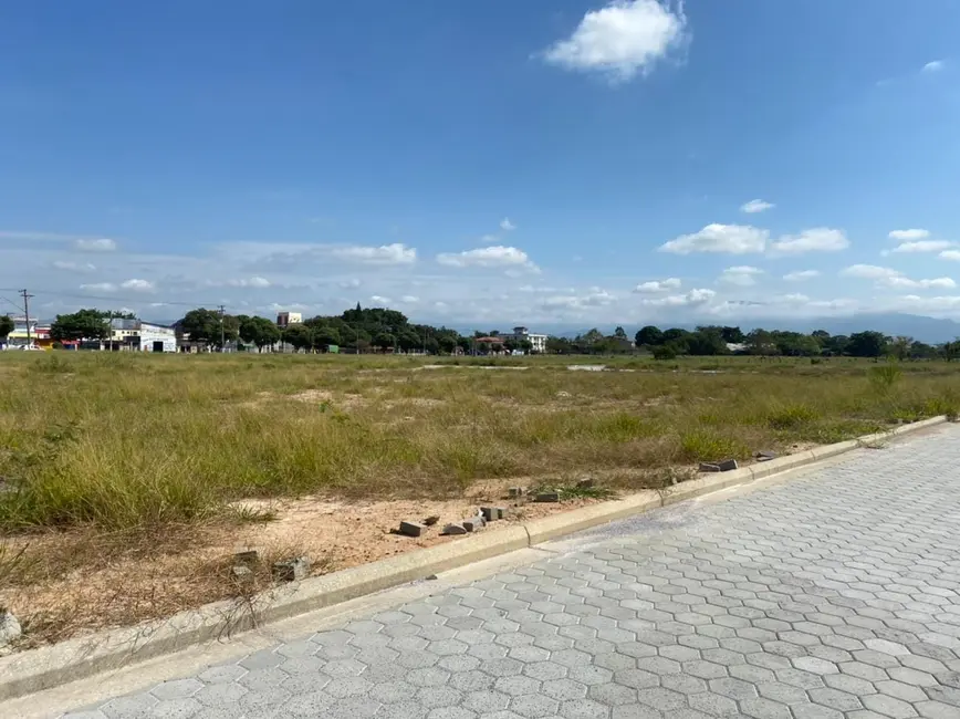 Foto 2 de Terreno / Lote à venda, 175m2 em Pindamonhangaba - SP