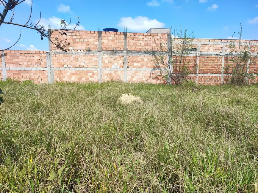 Foto 1 de Terreno / Lote à venda, 200m2 em Pindamonhangaba - SP