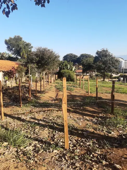 Foto 1 de Terreno / Lote à venda, 300m2 em Campinas, Pindamonhangaba - SP