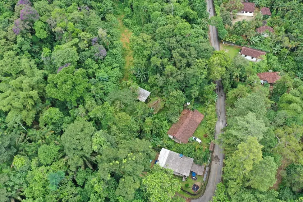 Foto 1 de Terreno / Lote à venda em Ubatuba - SP