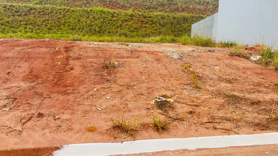 Foto 2 de Terreno / Lote à venda, 249m2 em Roseira - SP