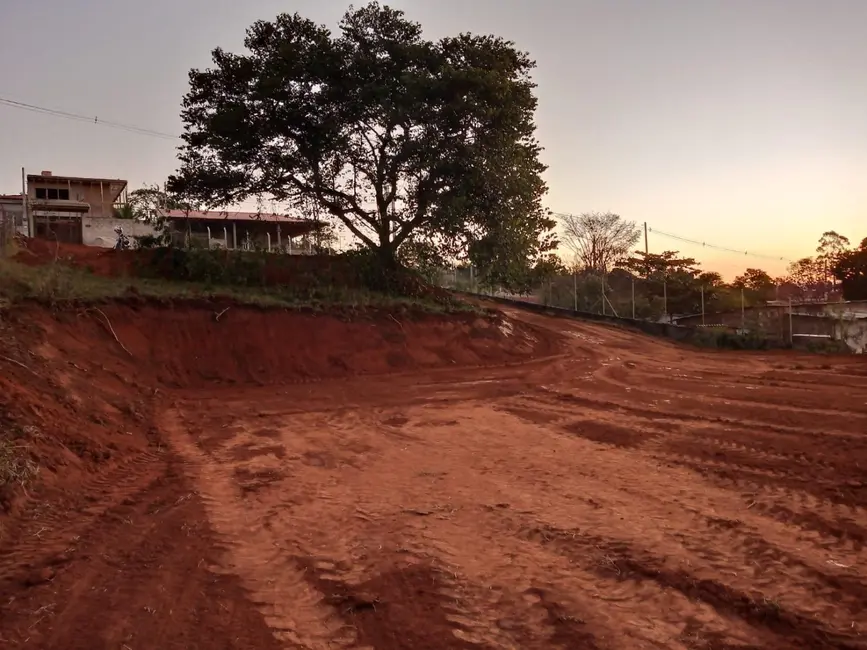 Foto 2 de Terreno / Lote à venda, 1300m2 em Goiabal, Pindamonhangaba - SP