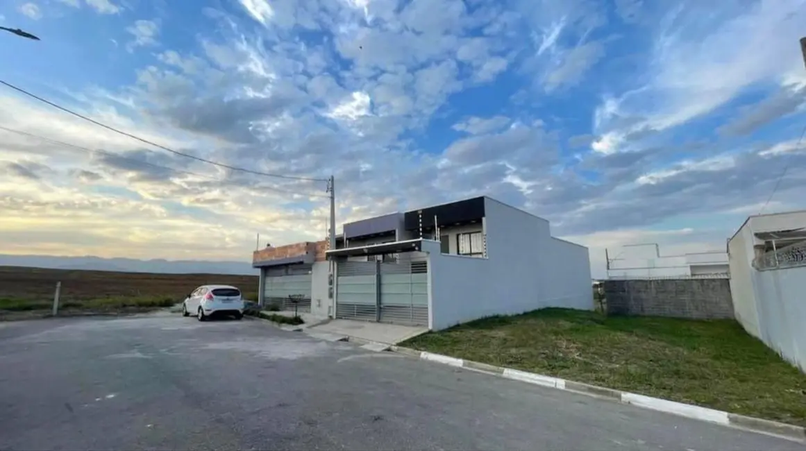 Foto 1 de Terreno / Lote à venda, 176m2 em Pindamonhangaba - SP