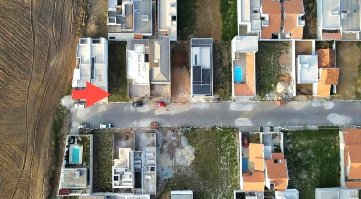 Foto 2 de Terreno / Lote à venda, 176m2 em Pindamonhangaba - SP