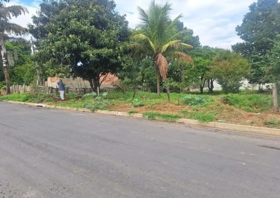 Terreno / Lote à venda, 500m2 em Parque Shangri-lá, Pindamonhangaba - SP - imagem 8 Foto 8 de Terreno / Lote à venda, 500m2 em Parque Shangri-lá, Pindamonhangaba - SP