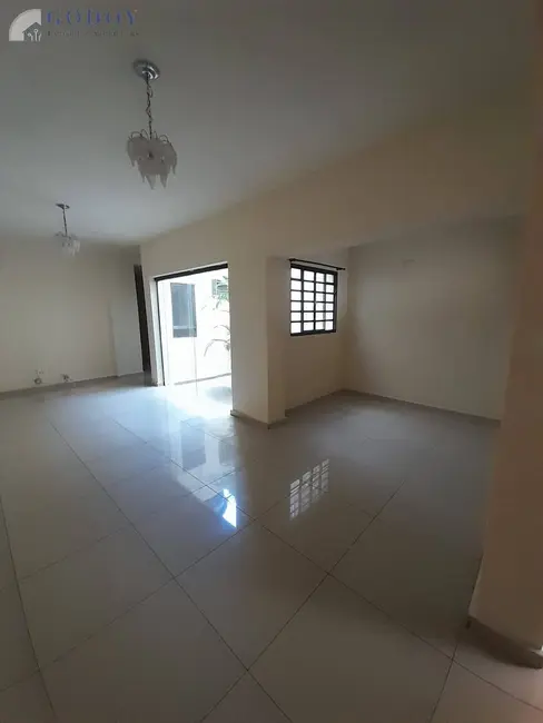 Foto 2 de Casa com 2 quartos à venda, 143m2 em Centro, Pindamonhangaba - SP