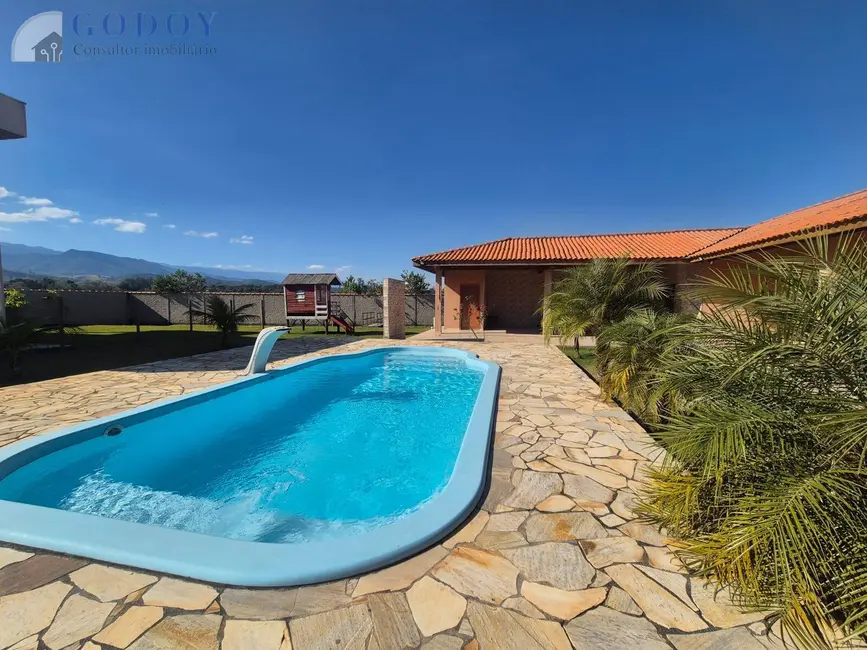 Foto 4 de Chácara com 3 quartos à venda, 230m2 em Mandú, Pindamonhangaba - SP