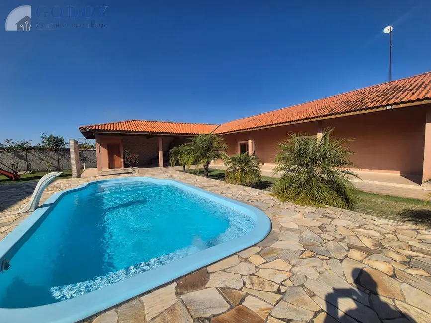 Foto 3 de Chácara com 3 quartos à venda, 230m2 em Mandú, Pindamonhangaba - SP