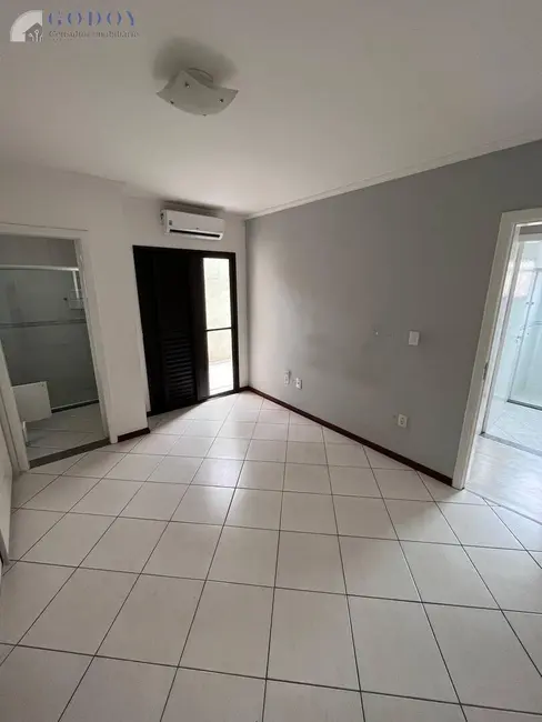Foto 2 de Apartamento com 2 quartos à venda, 73m2 em Vila Bourghese, Pindamonhangaba - SP
