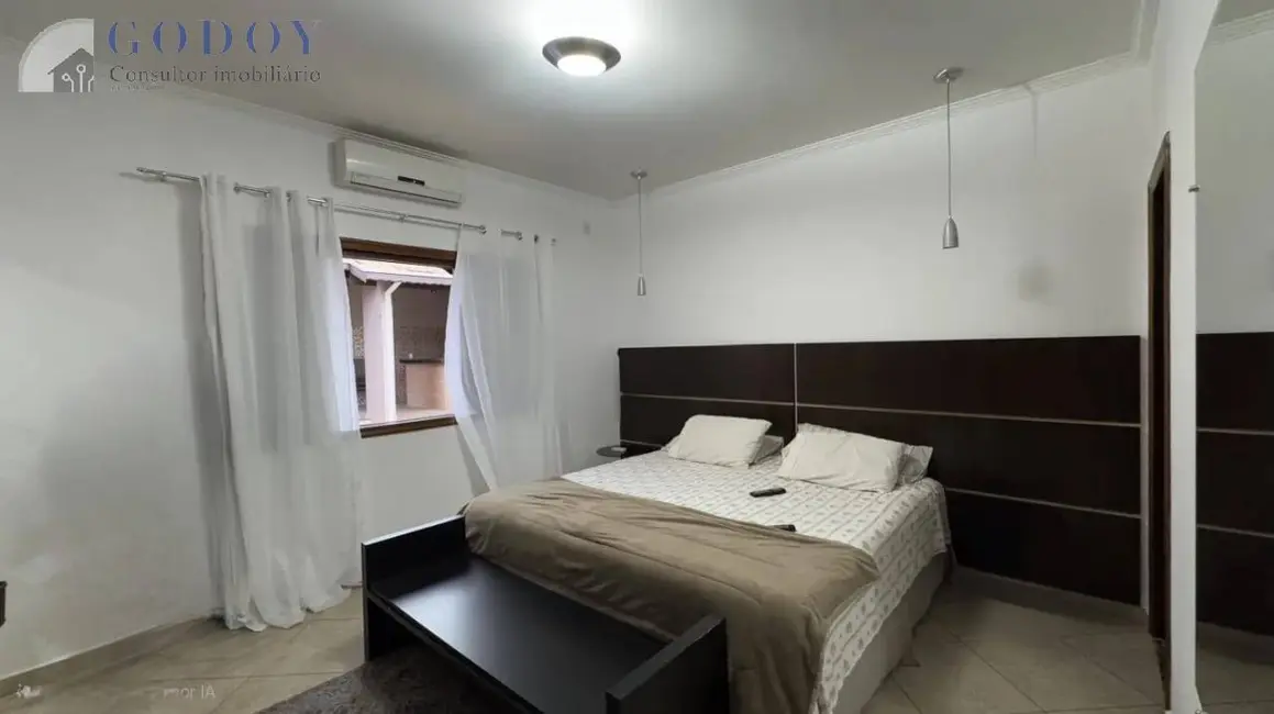 Foto 5 de Casa de Condomínio com 3 quartos à venda e para alugar, 216m2 em Pindamonhangaba - SP