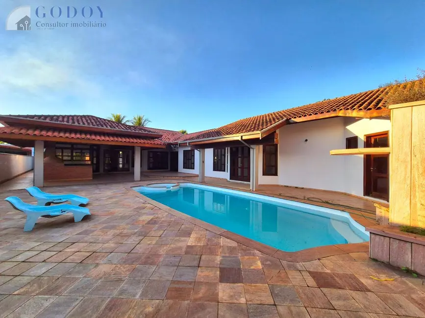 Foto 5 de Casa com 4 quartos à venda e para alugar, 600m2 em Nossa Senhora do Perpétuo Socorro, Pindamonhangaba - SP