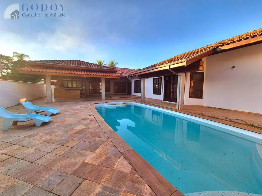 Foto 8 de Casa com 4 quartos à venda e para alugar, 600m2 em Nossa Senhora do Perpétuo Socorro, Pindamonhangaba - SP