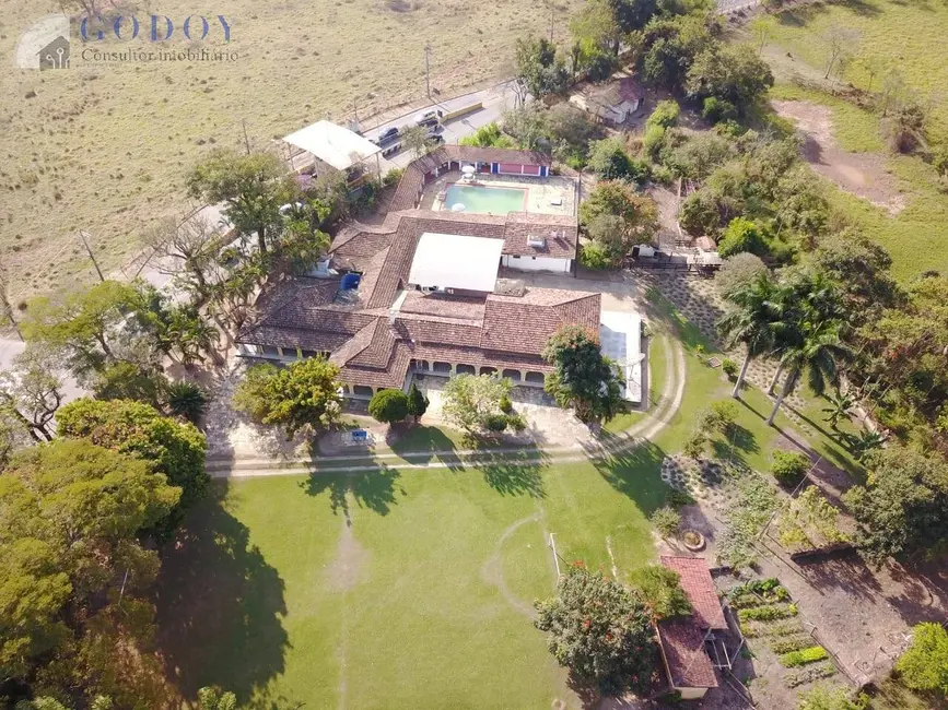 Foto 2 de Sítio / Rancho com 5 quartos para alugar, 2500m2 em Feital, Pindamonhangaba - SP