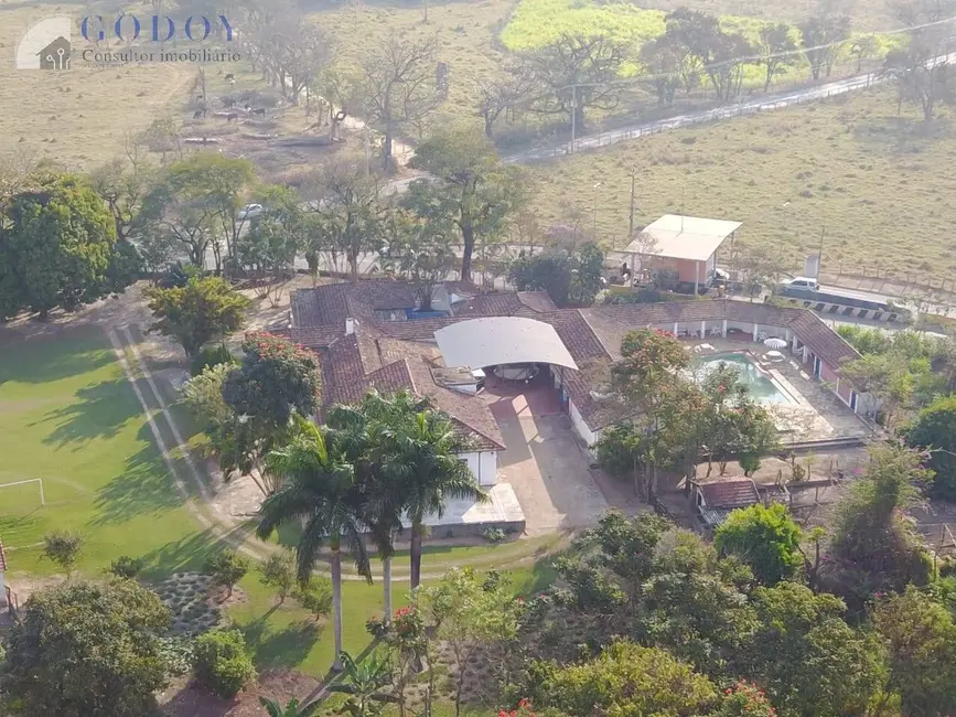 Foto 1 de Sítio / Rancho com 5 quartos para alugar, 2500m2 em Feital, Pindamonhangaba - SP