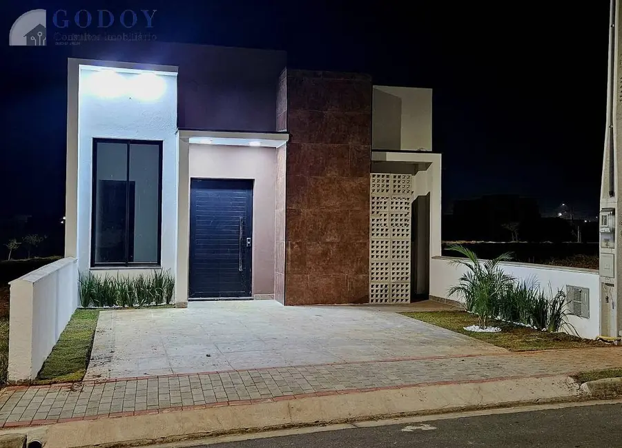 Foto 1 de Casa de Condomínio com 3 quartos à venda, 120m2 em Pindamonhangaba - SP