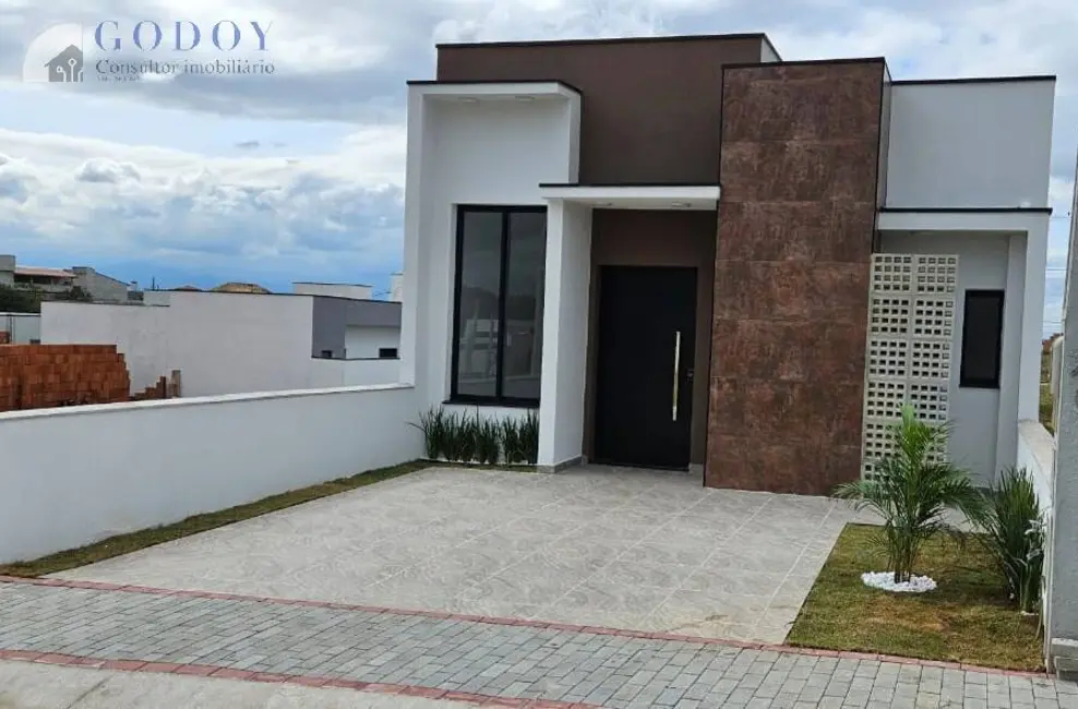 Foto 3 de Casa de Condomínio com 3 quartos à venda, 120m2 em Pindamonhangaba - SP