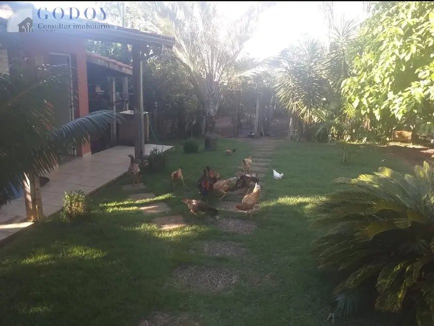 Chácara com 3 quartos à venda, 160m2 em Goiabal, Pindamonhangaba - SP - imagem 8 Foto 8 de Chácara com 3 quartos à venda, 160m2 em Goiabal, Pindamonhangaba - SP