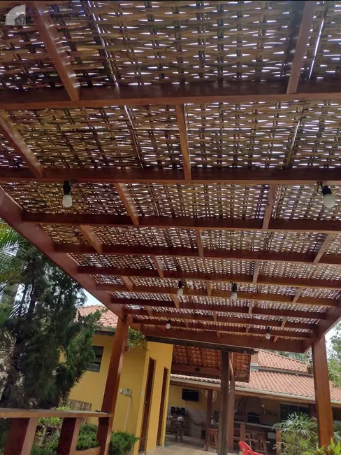 Chácara com 3 quartos à venda, 160m2 em Goiabal, Pindamonhangaba - SP - imagem 9 Foto 9 de Chácara com 3 quartos à venda, 160m2 em Goiabal, Pindamonhangaba - SP