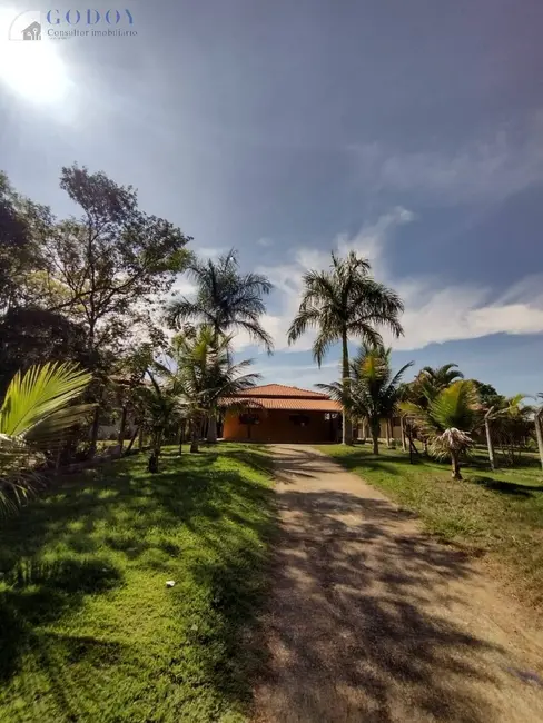 Foto 1 de Chácara com 3 quartos à venda, 160m2 em Goiabal, Pindamonhangaba - SP