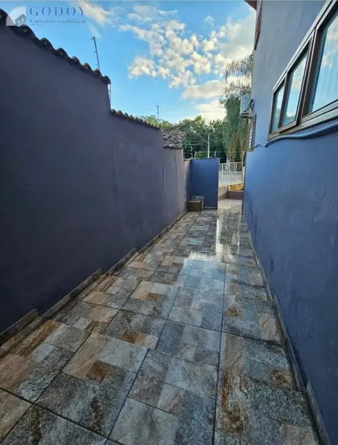 Foto 3 de Casa com 4 quartos à venda em Residencial Mombaça I, Pindamonhangaba - SP