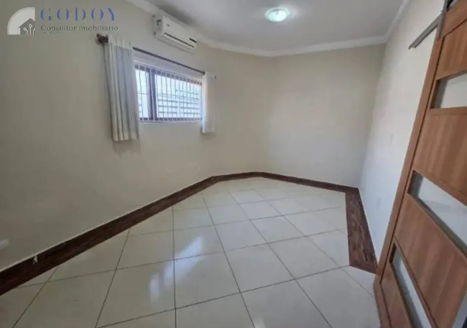 Foto 7 de Casa com 4 quartos à venda em Residencial Mombaça I, Pindamonhangaba - SP