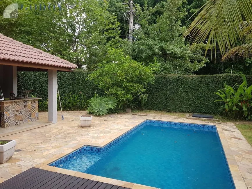 Foto 2 de Casa com 4 quartos para alugar, 280m2 em Jardim das Nações, Taubate - SP