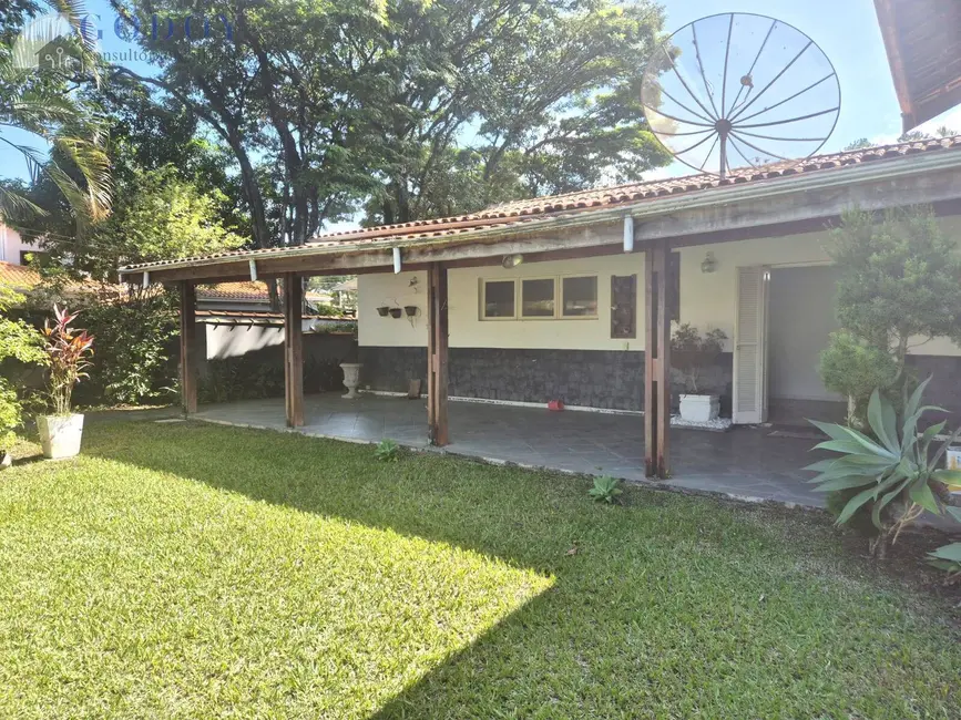 Casa com 3 quartos à venda, 300m2 em Pindamonhangaba - SP - imagem 7 Foto 7 de Casa com 3 quartos à venda, 300m2 em Pindamonhangaba - SP