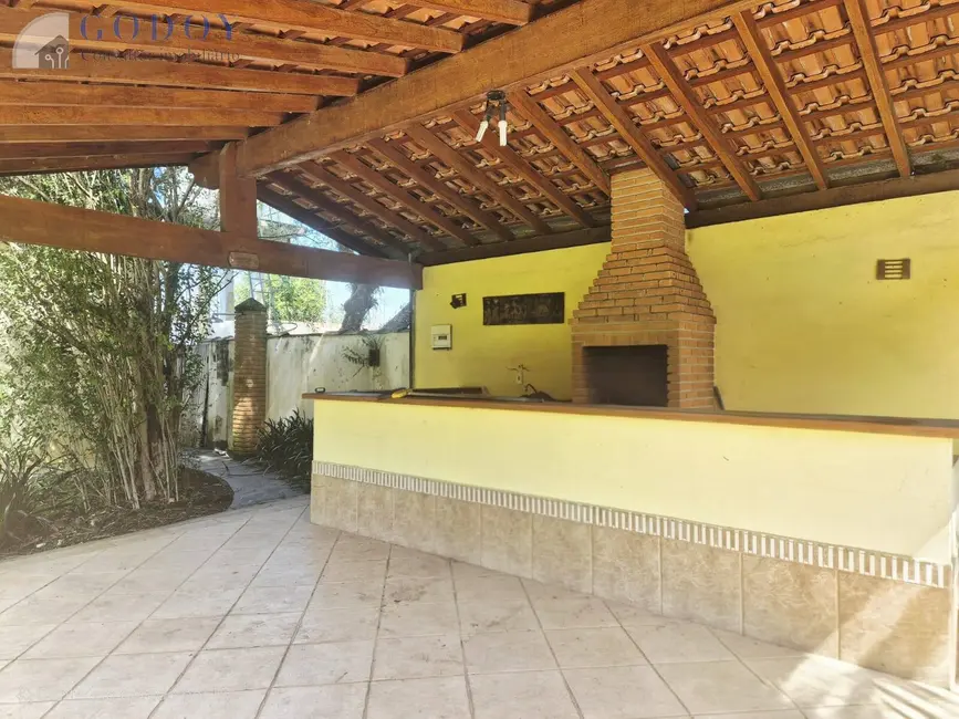 Casa com 3 quartos à venda, 300m2 em Pindamonhangaba - SP - imagem 2 Foto 2 de Casa com 3 quartos à venda, 300m2 em Pindamonhangaba - SP