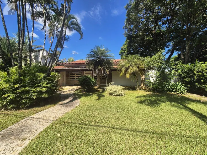 Foto 1 de Casa com 3 quartos à venda, 300m2 em Pindamonhangaba - SP