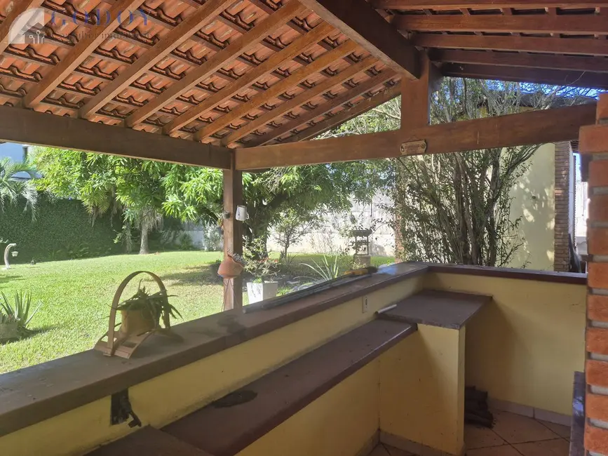 Casa com 3 quartos à venda, 300m2 em Pindamonhangaba - SP - imagem 4 Foto 4 de Casa com 3 quartos à venda, 300m2 em Pindamonhangaba - SP