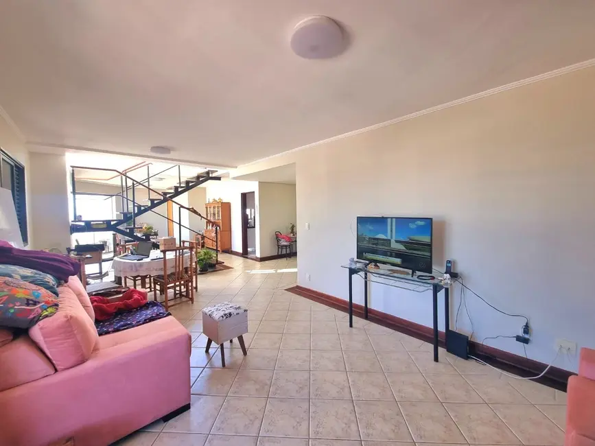 Foto 4 de Apartamento com 3 quartos à venda e para alugar, 270m2 em Centro, Pindamonhangaba - SP