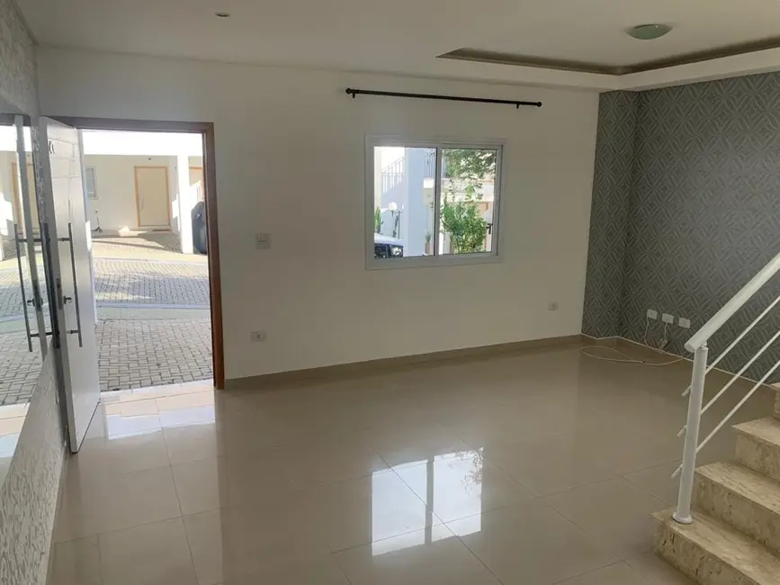 Foto 3 de Casa de Condomínio com 3 quartos à venda, 119m2 em Vila Areao, Taubate - SP