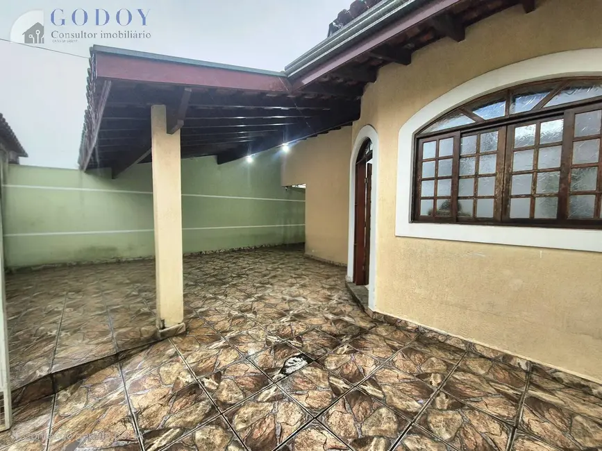 Foto 2 de Casa com 3 quartos à venda e para alugar, 186m2 em Pindamonhangaba - SP