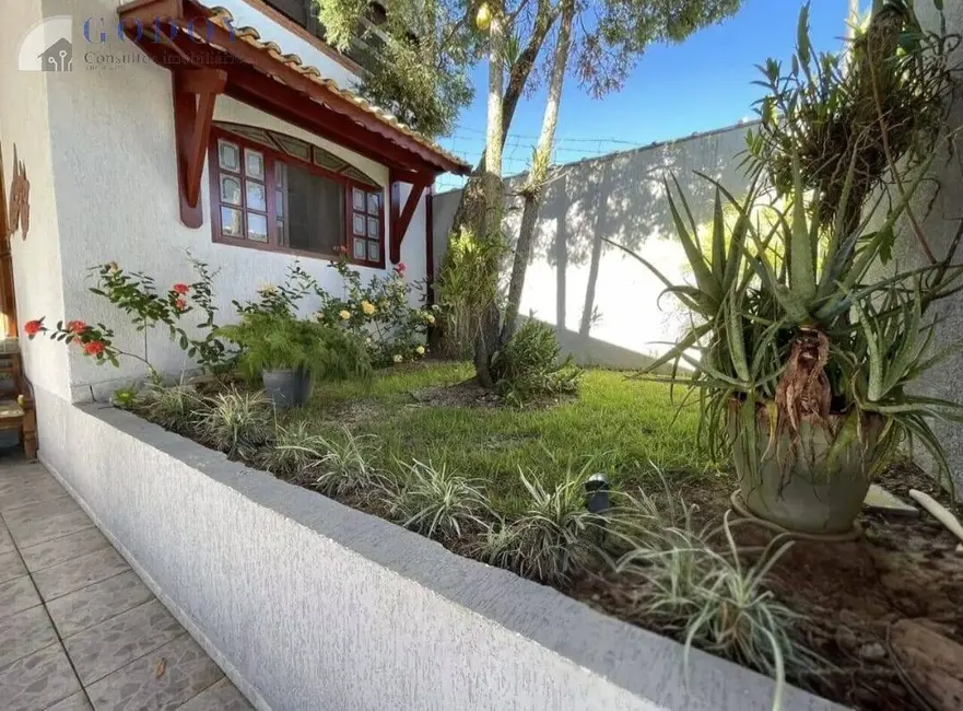 Foto 2 de Sobrado com 3 quartos à venda, 257m2 em Residencial Mombaça I, Pindamonhangaba - SP