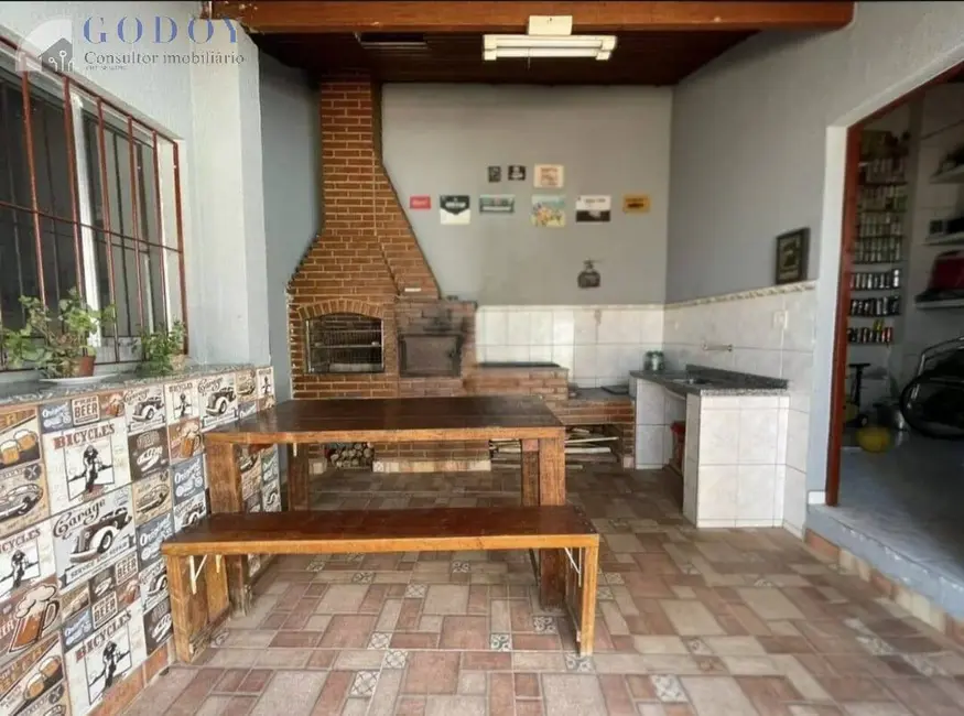 Foto 6 de Sobrado com 3 quartos à venda, 257m2 em Residencial Mombaça I, Pindamonhangaba - SP