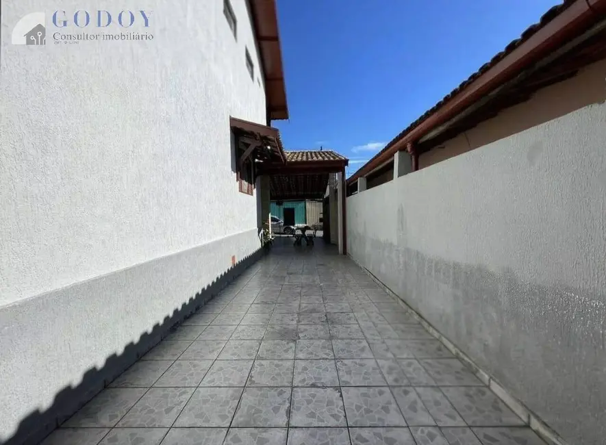 Foto 4 de Sobrado com 3 quartos à venda, 257m2 em Residencial Mombaça I, Pindamonhangaba - SP