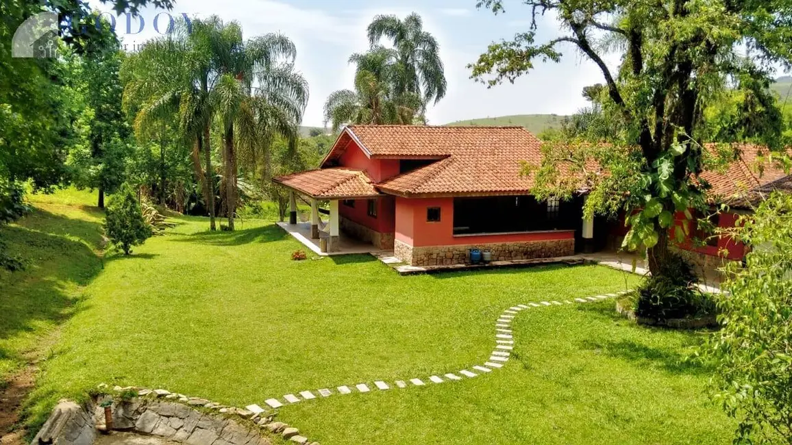 Foto 3 de Sítio / Rancho com 6 quartos à venda e para alugar, 2000m2 em Mandú, Pindamonhangaba - SP