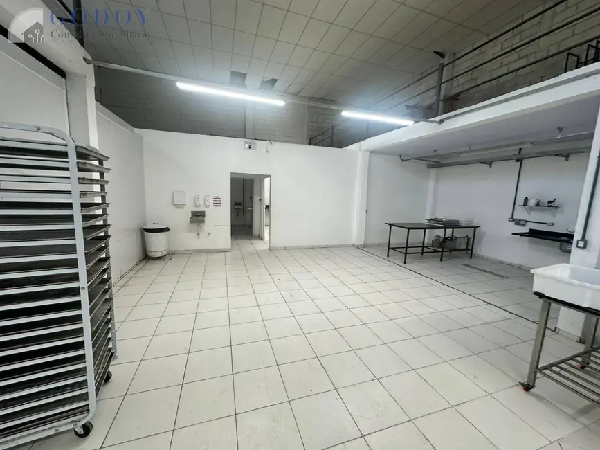 Foto 9 de Armazém / Galpão para alugar, 900m2 em Jardim Cristina, Pindamonhangaba - SP