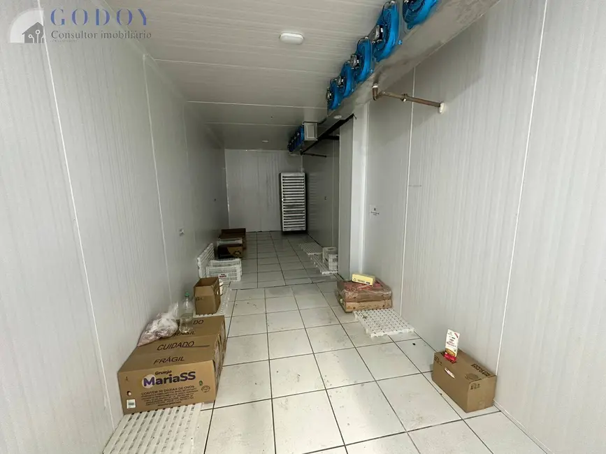 Foto 8 de Armazém / Galpão para alugar, 900m2 em Jardim Cristina, Pindamonhangaba - SP