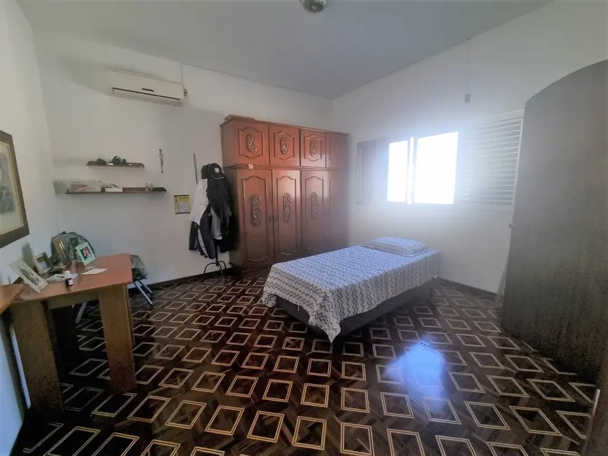 Apartamento com 3 quartos à venda, 187m2 em Aparecida - SP - imagem 3 Foto 3 de Apartamento com 3 quartos à venda, 187m2 em Aparecida - SP