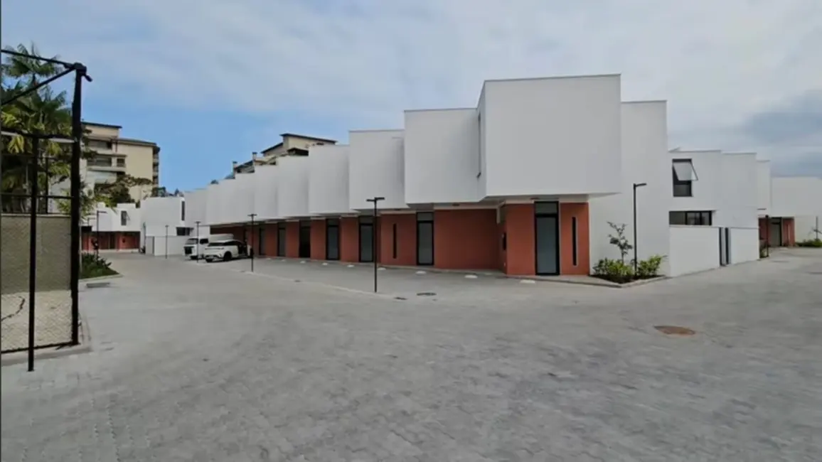 Casa de Condomínio com 2 quartos à venda, 80m2 em Ubatuba - SP - imagem 3 Foto 3 de Casa de Condomínio com 2 quartos à venda, 80m2 em Ubatuba - SP