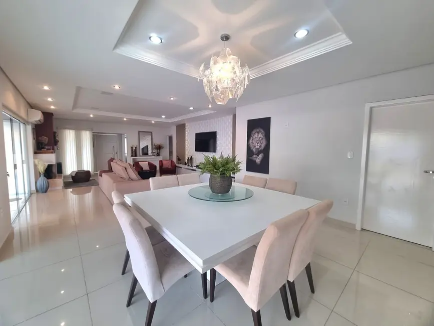 Foto 8 de Casa de Condomínio com 3 quartos à venda, 245m2 em Pindamonhangaba - SP