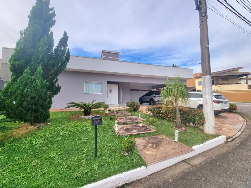 Foto 4 de Casa de Condomínio com 3 quartos à venda, 245m2 em Pindamonhangaba - SP