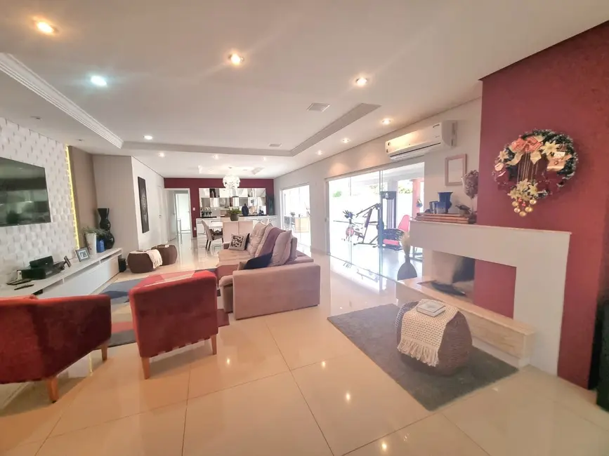 Foto 5 de Casa de Condomínio com 3 quartos à venda, 245m2 em Pindamonhangaba - SP