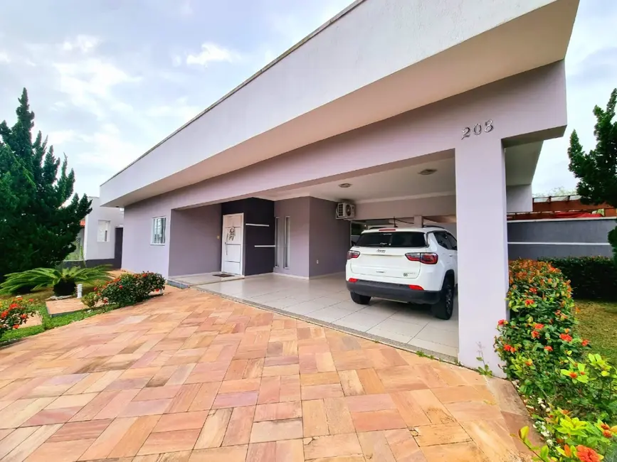 Foto 1 de Casa de Condomínio com 3 quartos à venda, 245m2 em Pindamonhangaba - SP