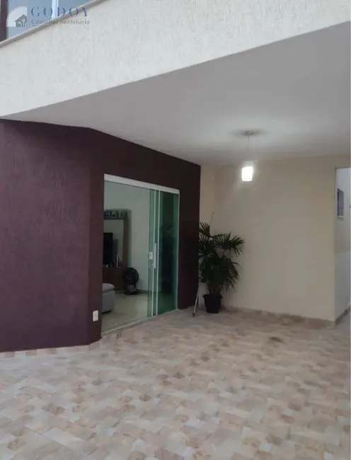 Foto 2 de Sobrado com 3 quartos à venda, 200m2 em Residencial Parque das Palmeiras, Pindamonhangaba - SP