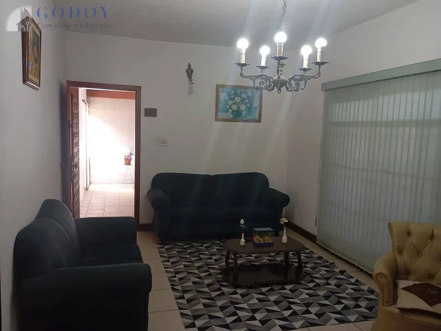 Foto 4 de Casa com 3 quartos para alugar, 200m2 em Pindamonhangaba - SP