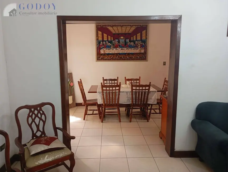 Foto 3 de Casa com 3 quartos para alugar, 200m2 em Pindamonhangaba - SP