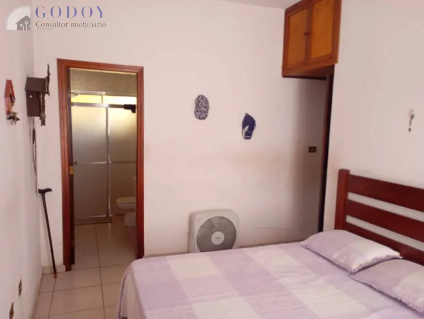 Foto 8 de Casa com 3 quartos para alugar, 200m2 em Pindamonhangaba - SP