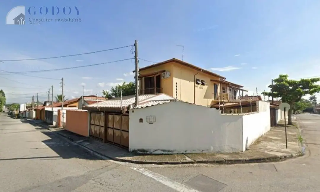 Foto 2 de Sobrado com 2 quartos à venda, 144m2 em Parque São Domingos, Pindamonhangaba - SP